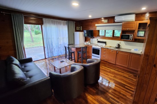 Plettenberg, A Forever Resort: 4-Sleeper Timber Chalet. No river view. 1 bedroom (1 double bed & Sleeper Couch for kids)